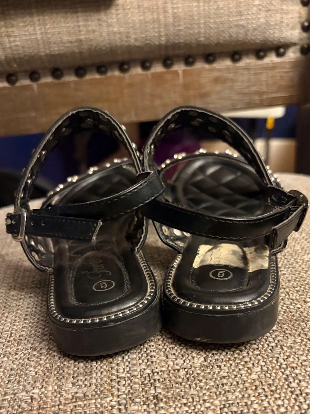 Kids forever sandals size 6